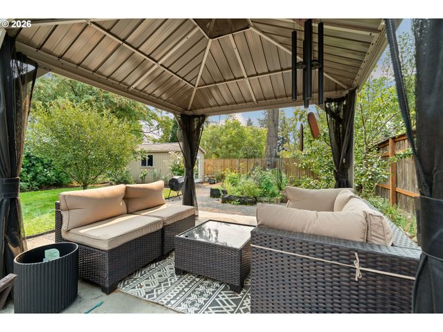 10520 Se HOLGATE Blvd, Portland, OR 97266