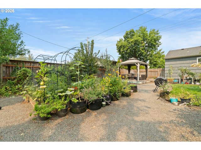 10520 Se HOLGATE Blvd, Portland, OR 97266