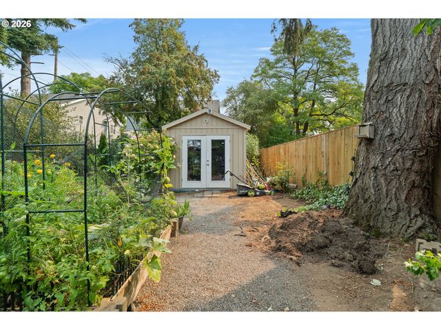 10520 Se HOLGATE Blvd, Portland, OR 97266