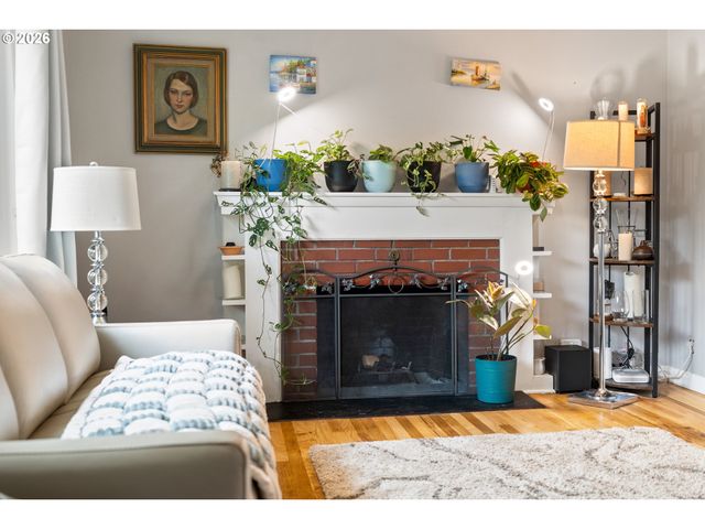 10520 Se HOLGATE Blvd, Portland, OR 97266