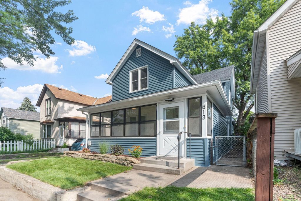 813 26th Avenue NE, Minneapolis, MN 55418