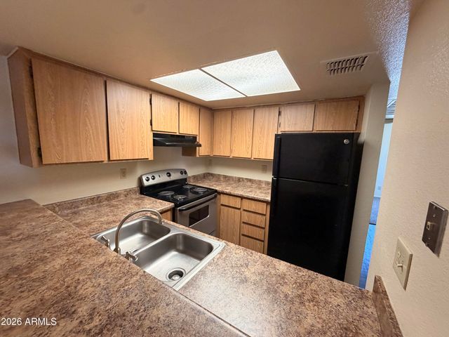 825 S RIVER Drive 201, Tempe, AZ 85281