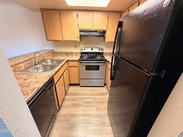 825 S RIVER Drive 201, Tempe, AZ 85281