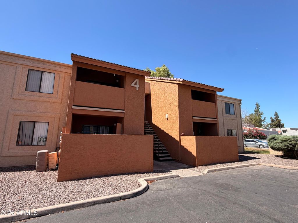 825 S RIVER Drive 201, Tempe, AZ 85281