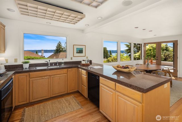 4529 E Laurel Drive NE, Seattle, WA 98105