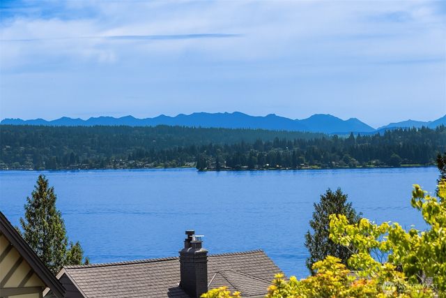 4529 E Laurel Drive NE, Seattle, WA 98105