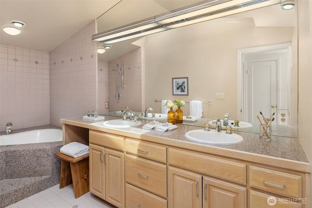 4529 E Laurel Drive NE, Seattle, WA 98105