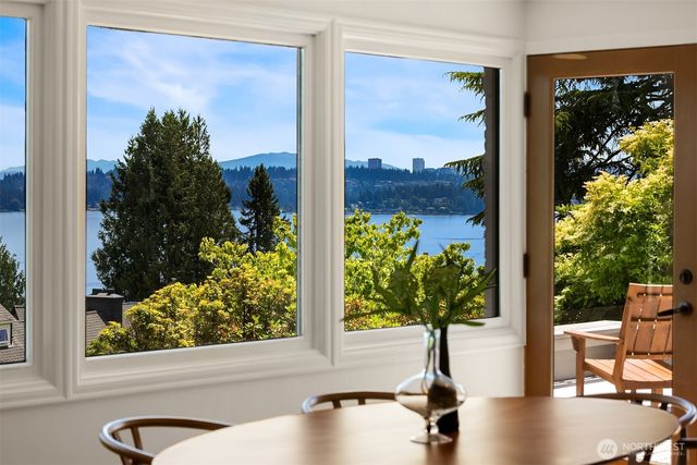 4529 E Laurel Drive NE, Seattle, WA 98105