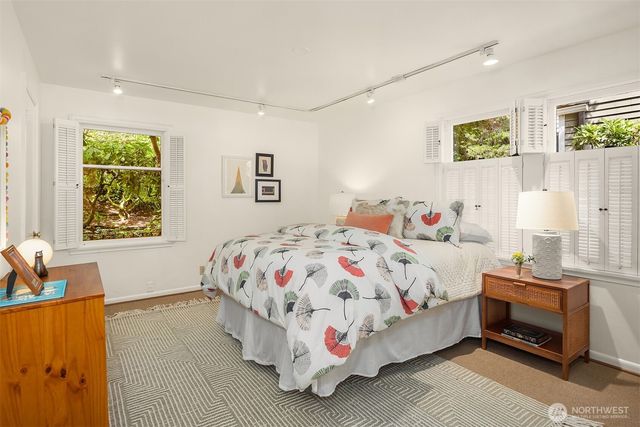 4529 E Laurel Drive NE, Seattle, WA 98105