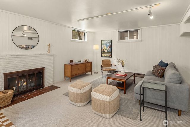 4529 E Laurel Drive NE, Seattle, WA 98105