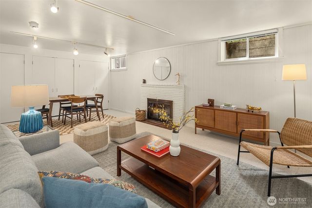 4529 E Laurel Drive NE, Seattle, WA 98105