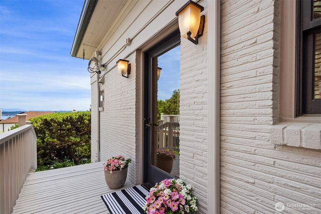 4529 E Laurel Drive NE, Seattle, WA 98105