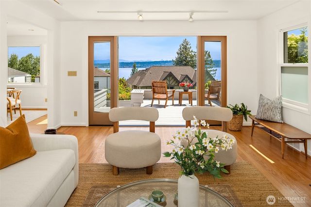 4529 E Laurel Drive NE, Seattle, WA 98105