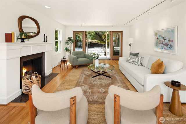 4529 E Laurel Drive NE, Seattle, WA 98105