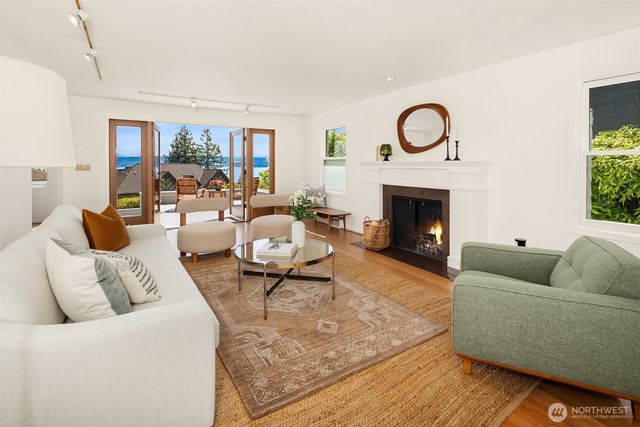 4529 E Laurel Drive NE, Seattle, WA 98105