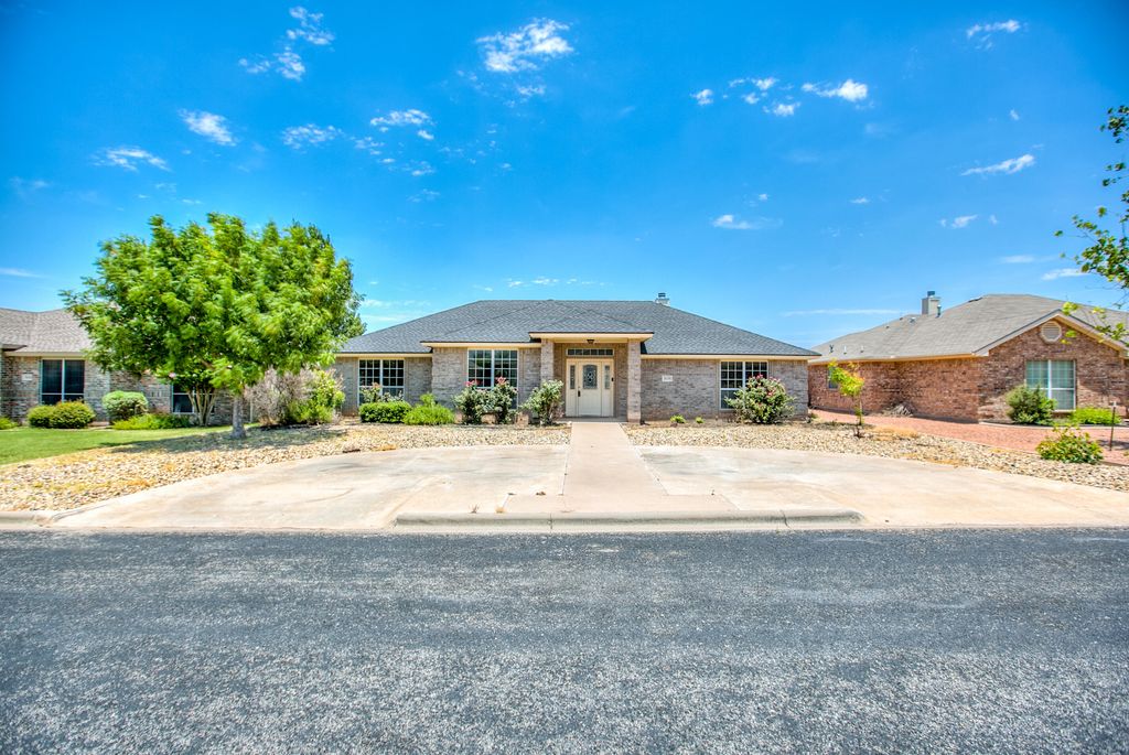 Image 1 of property listing at 3630 Shadyhill Drive, San Angelo, TX 76904