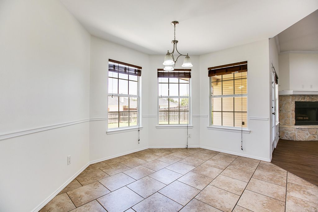 Image 10 of property listing at 3630 Shadyhill Drive, San Angelo, TX 76904