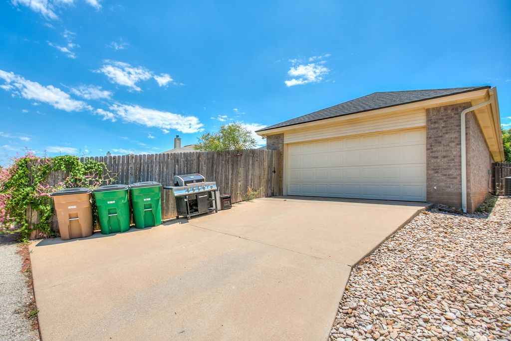Image 31 of property listing at 3630 Shadyhill Drive, San Angelo, TX 76904