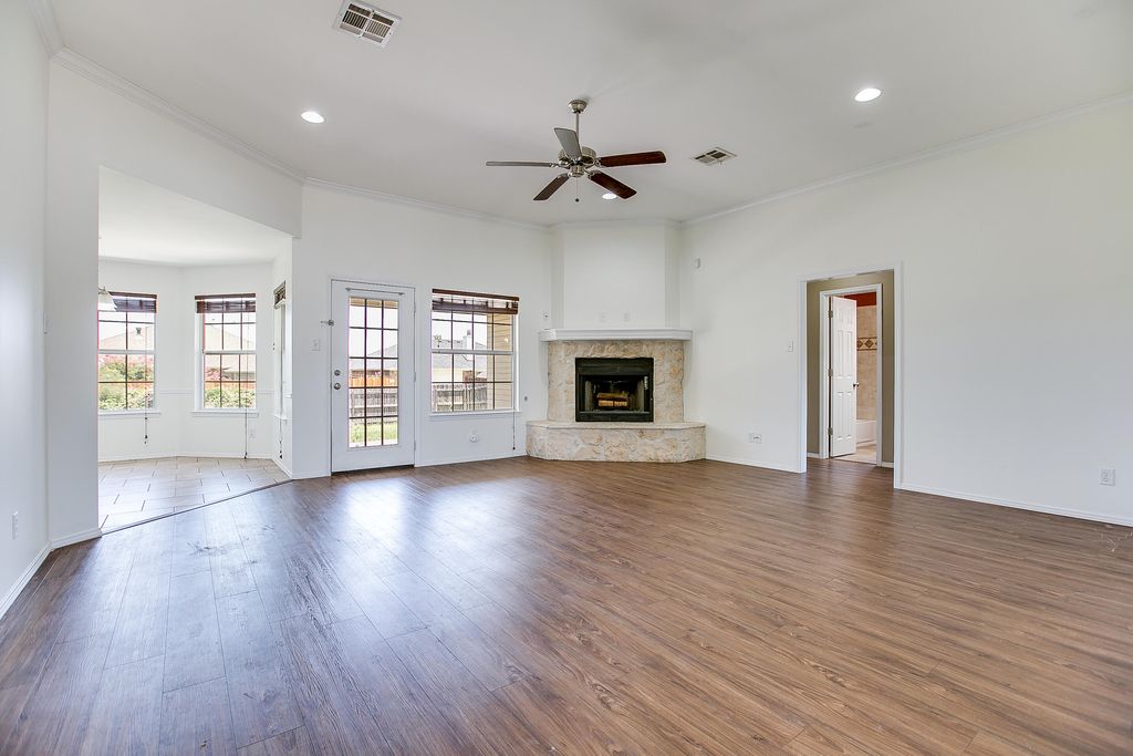 Image 7 of property listing at 3630 Shadyhill Drive, San Angelo, TX 76904