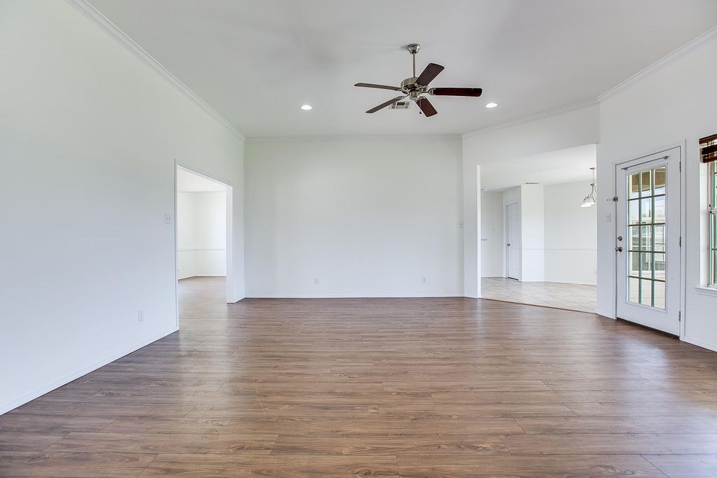 Image 8 of property listing at 3630 Shadyhill Drive, San Angelo, TX 76904