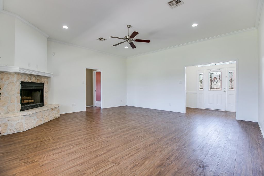 Image 9 of property listing at 3630 Shadyhill Drive, San Angelo, TX 76904