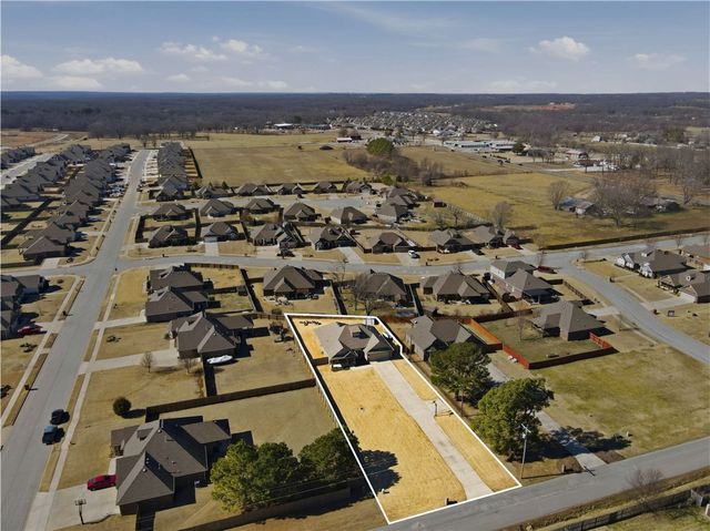 205 Ross Salvage Road, Pea Ridge, AR 72751