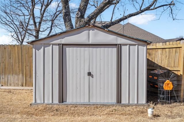 205 Ross Salvage Road, Pea Ridge, AR 72751