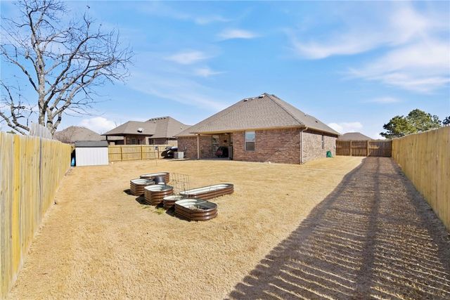 205 Ross Salvage Road, Pea Ridge, AR 72751