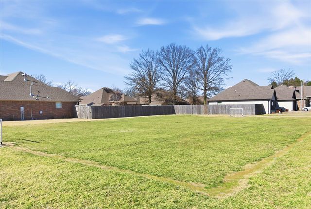 205 Ross Salvage Road, Pea Ridge, AR 72751