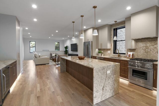 1332 N Leavitt Street, Chicago, IL 60622