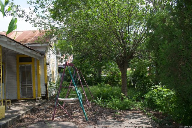 601 N Chupaderas, San Antonio, TX 78207