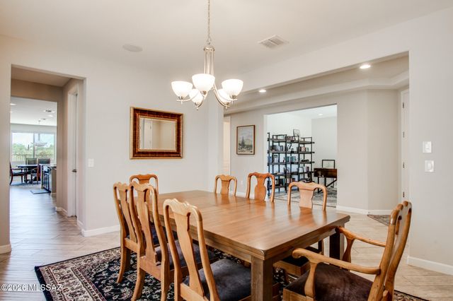 10956 N Gemma Avenue, Oro Valley, AZ 85742