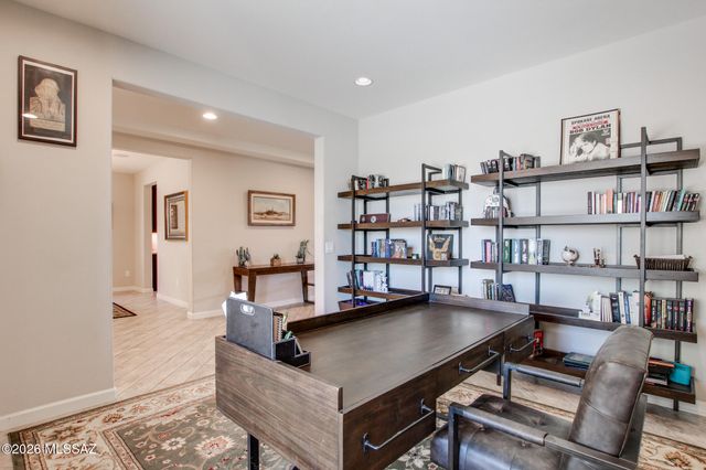 10956 N Gemma Avenue, Oro Valley, AZ 85742