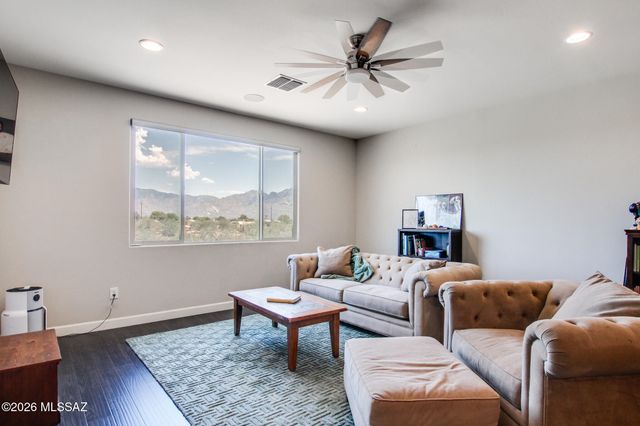 10956 N Gemma Avenue, Oro Valley, AZ 85742