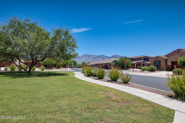 10956 N Gemma Avenue, Oro Valley, AZ 85742