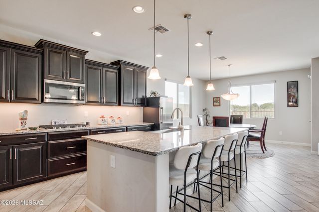 10956 N Gemma Avenue, Oro Valley, AZ 85742