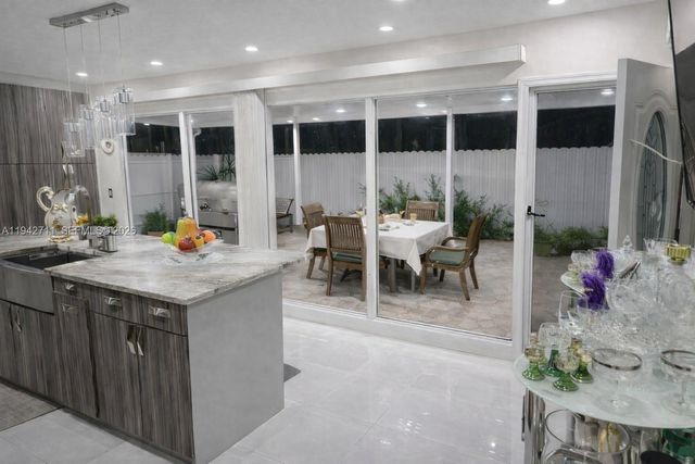 2118 NW 86th St, Miami, FL 33147