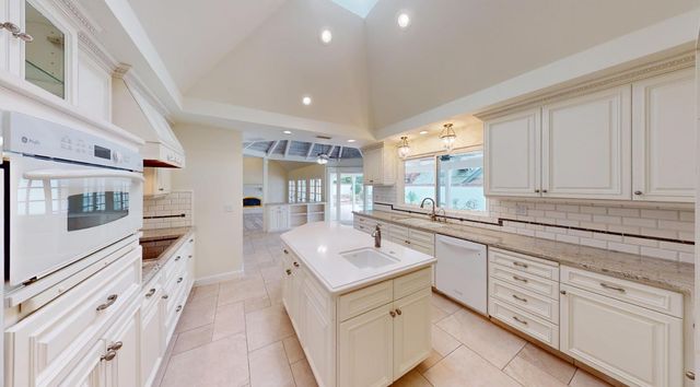 2903 W Cromwell Avenue, Fresno, CA 93711