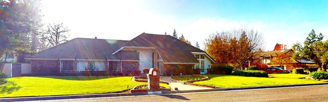 2903 W Cromwell Avenue, Fresno, CA 93711