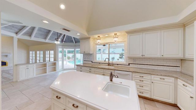 2903 W Cromwell Avenue, Fresno, CA 93711