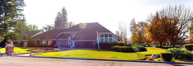 2903 W Cromwell Avenue, Fresno, CA 93711