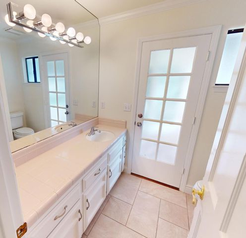 2903 W Cromwell Avenue, Fresno, CA 93711