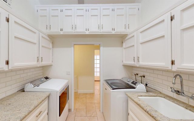 2903 W Cromwell Avenue, Fresno, CA 93711