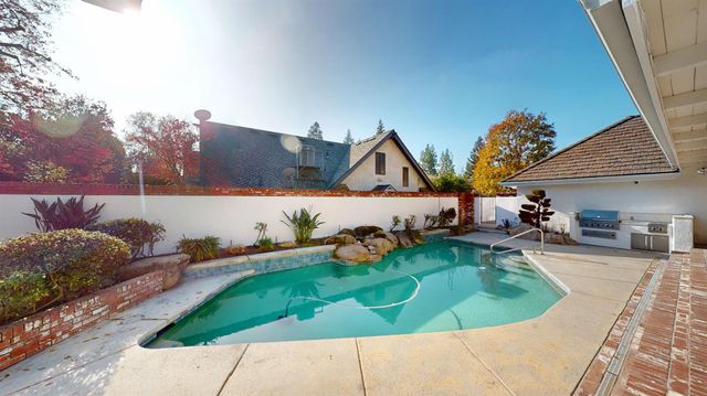 2903 W Cromwell Avenue, Fresno, CA 93711