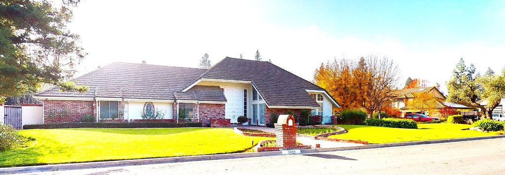 2903 W Cromwell Avenue, Fresno, CA 93711