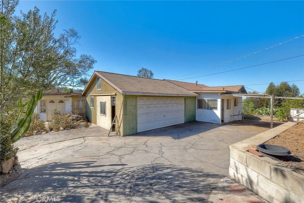 9377 Crest, Spring Valley, CA 91977 — exterior