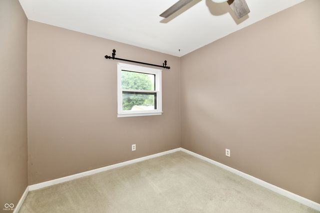 2015 S J Street, Elwood, IN 46036