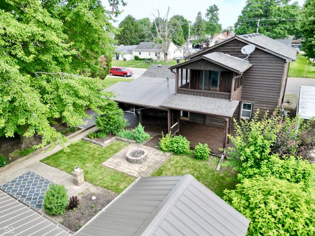 2015 S J Street, Elwood, IN 46036
