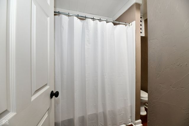2015 S J Street, Elwood, IN 46036