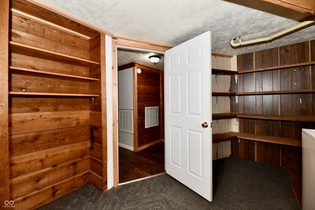 2015 S J Street, Elwood, IN 46036
